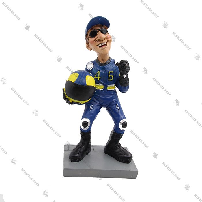 مجسمه موتور سوار با کاپ و کلاه