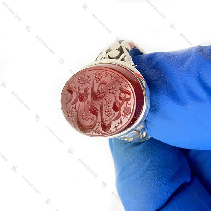 انگشتر نقره دست ساز عقیق سرخ حکاکی شده