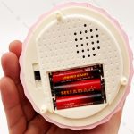 گوی موزیکال برفی فول طرح ملکه و قلب صورتی