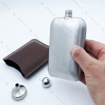 فلاسک استیل به همراه کاور چرمی