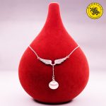 گردنبند نقره زنانه طرح بال و مروارید 4.76 گرمی