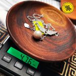 گردنبند نقره زنانه طرح بال و مروارید 4.76 گرمی