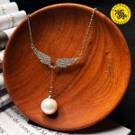 گردنبند نقره زنانه طرح بال و مروارید 4.76 گرمی