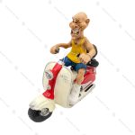 مجسمه مرد موتورسوار وسپا