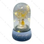 تراریوم دختر نشسته بر گوزن سفید